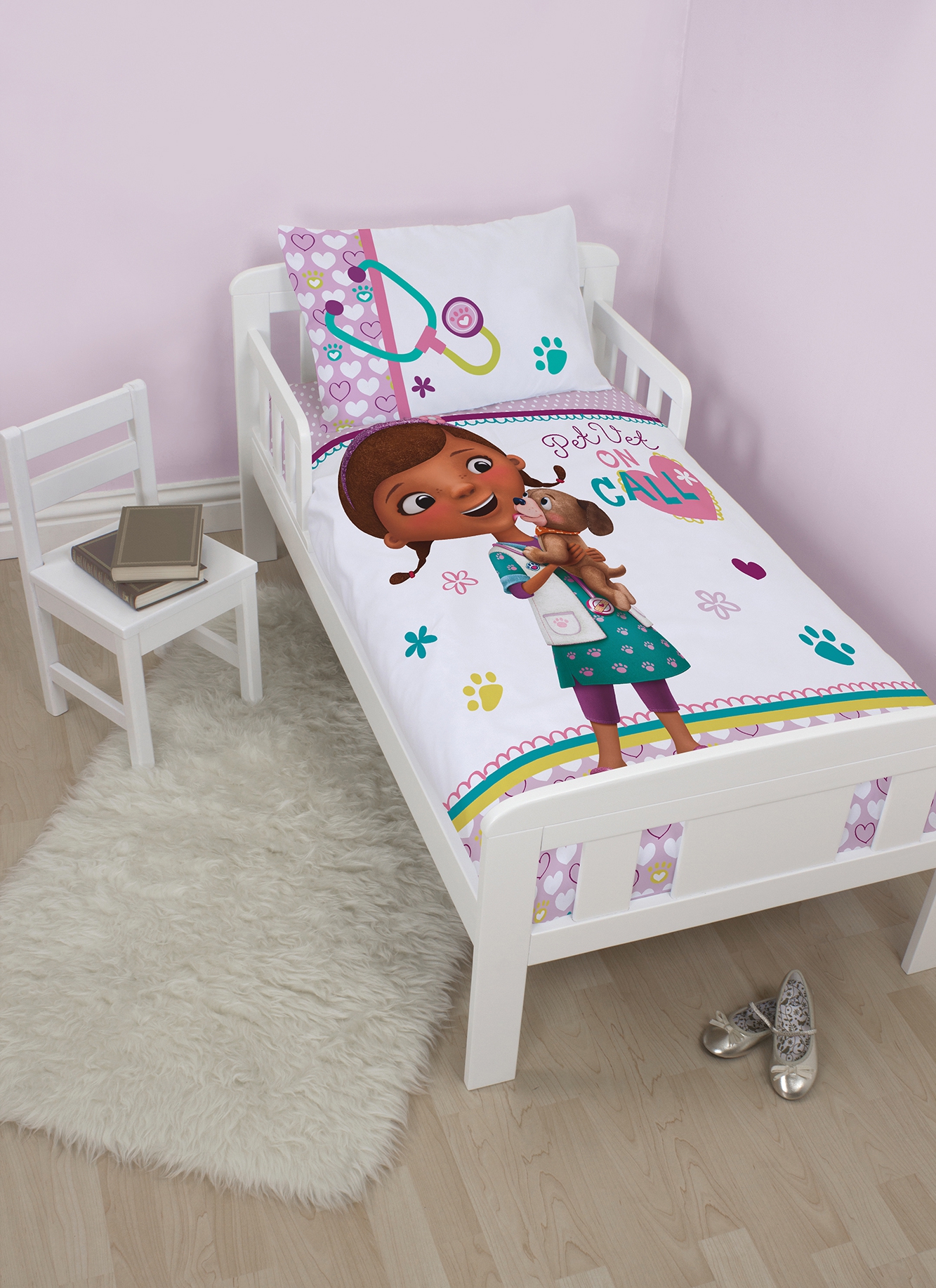 Disney Doc Mcstuffins 'Findo' Toddler Panel Junior Cot Bed Duvet Quilt Cover Set