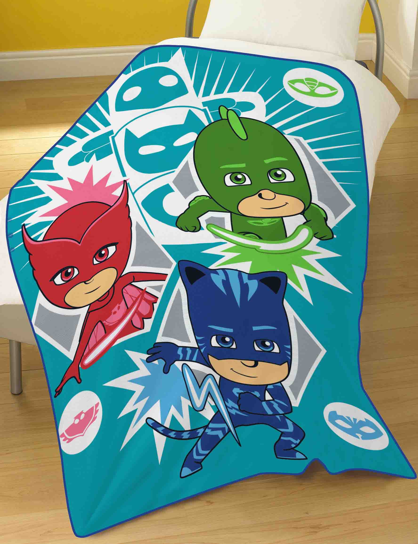 Official Kids Character Novelty Super Soft Fleece Blanket Throw for Boys & Girls 